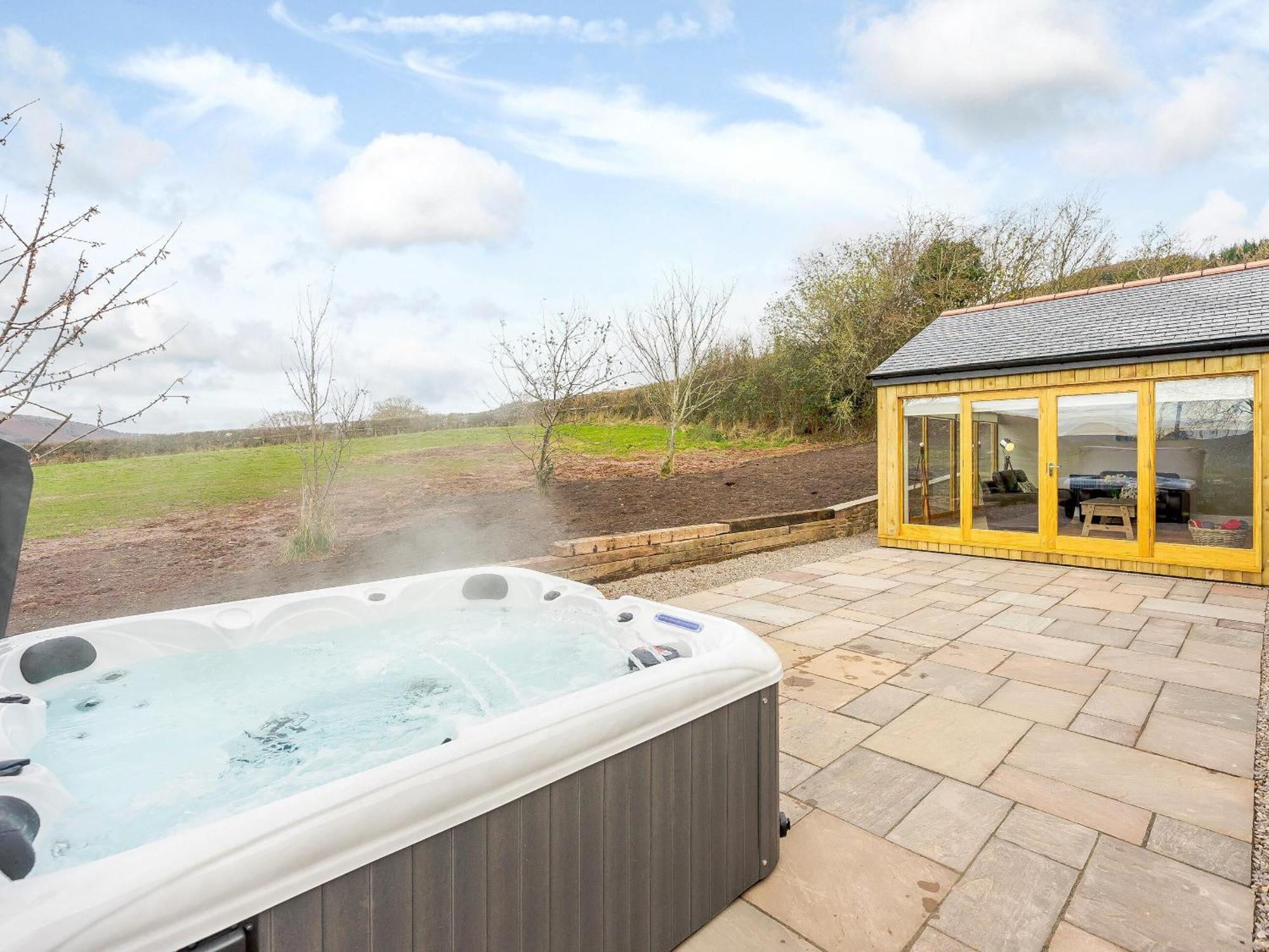 Tyr Ywen Cottage Abergavenny Exterior photo